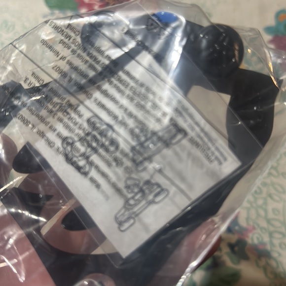 McDonalds Toy 2023 Luigi in Blue Car Sealed - Picture 2 of 3